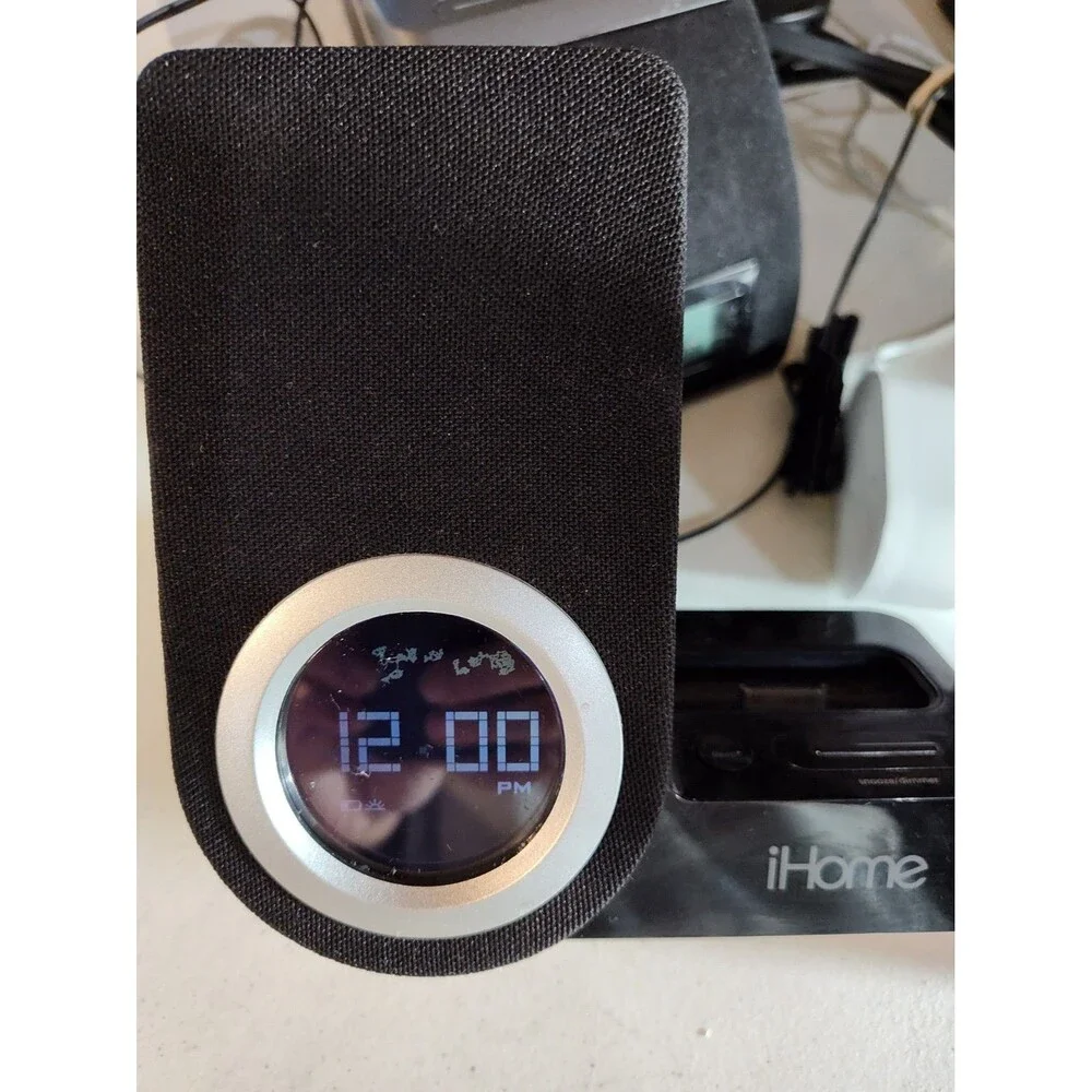 I Home Clock And Charger Ip41 1204